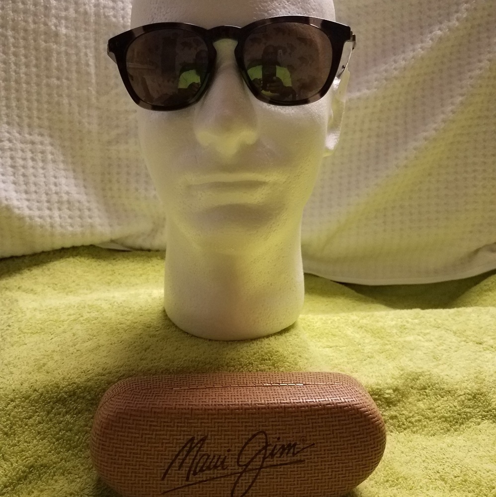Men's Maui Jim shades plano